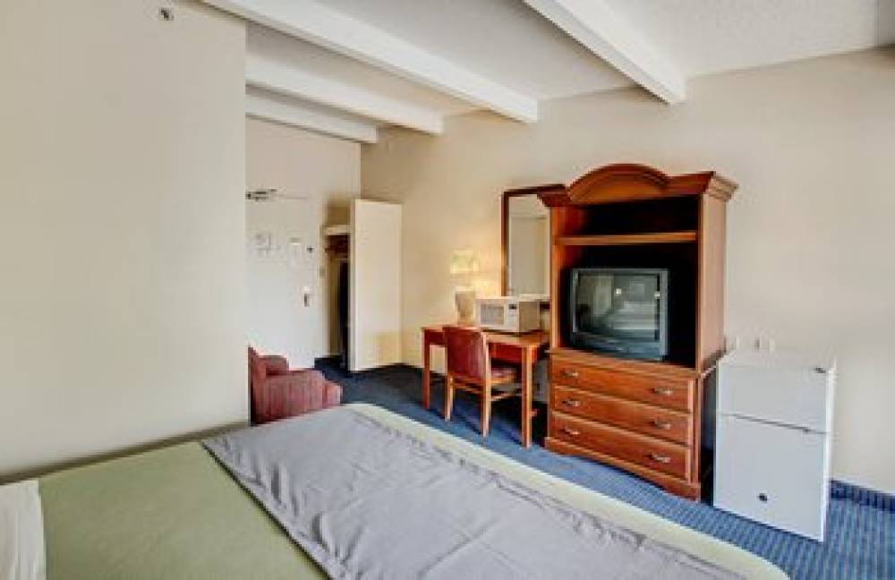 RED CARPET INN WHIPPANY NJ 10