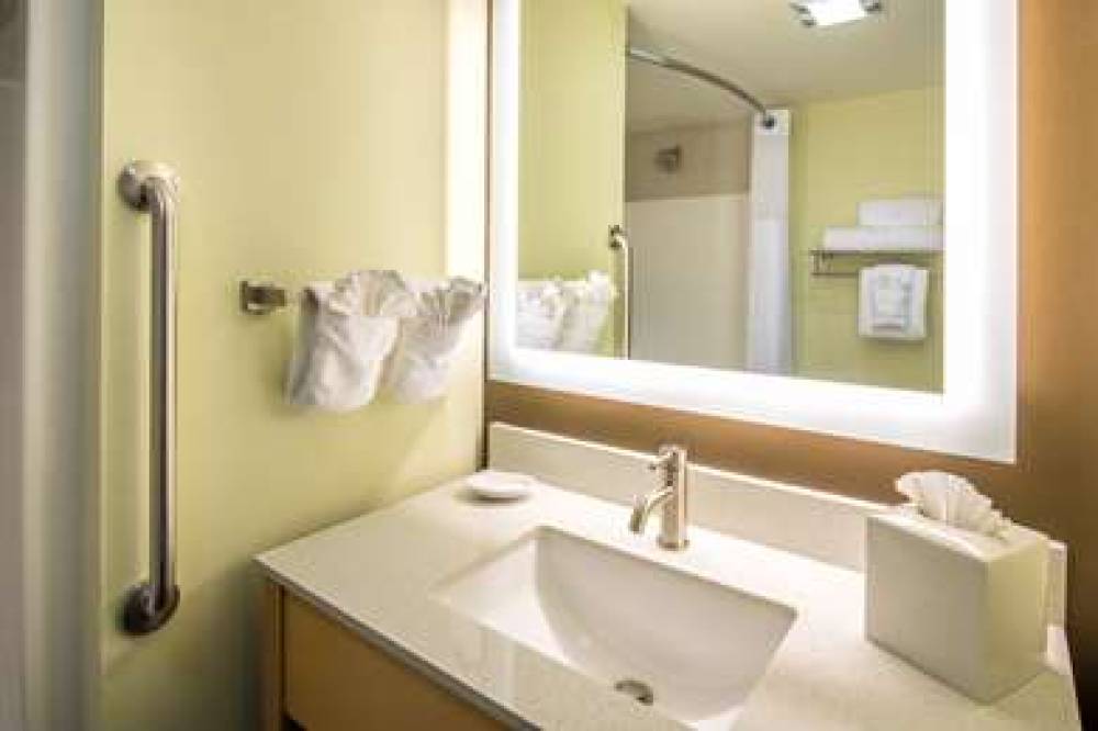 RED LION INN AND SUITES EVERET 6