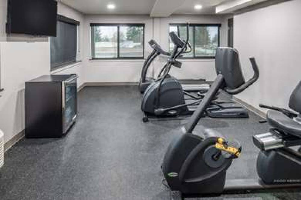 RED LION INN AND SUITES EVERET 3