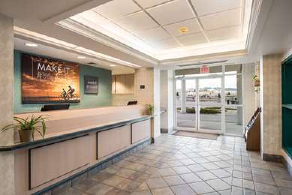 RED LION INN  SUITES BUTTE 7