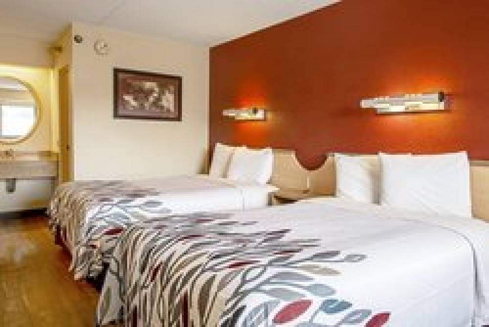 Red Roof Inn Canton  6
