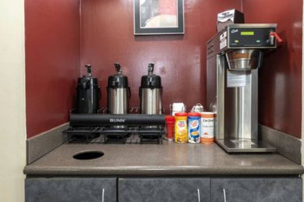 Red Roof Inn Chicago-Lansing 6