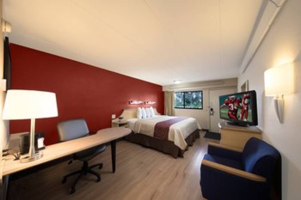 Red Roof Inn Cincinnati Northeast -  Blue Ash  9
