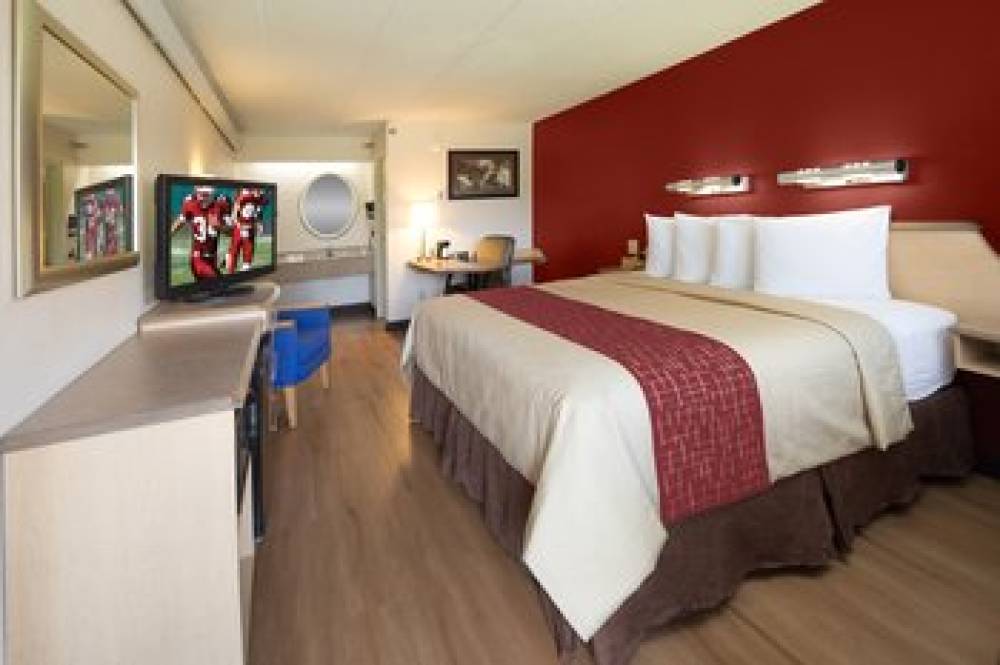 Red Roof Inn Cincinnati Northeast -  Blue Ash  8