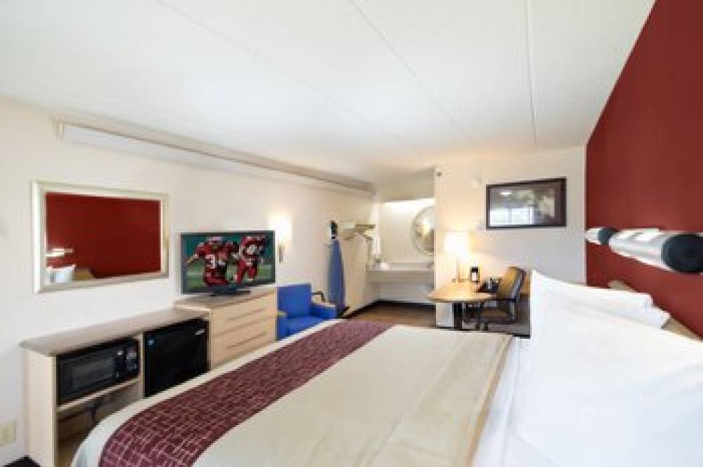 Red Roof Inn Cincinnati Northeast -  Blue Ash  10