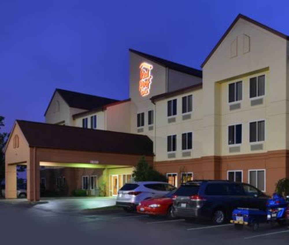 Red Roof Inn Clyde