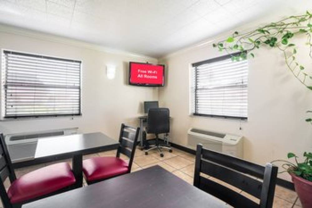 Red Roof Inn Dallas - Richardson  7