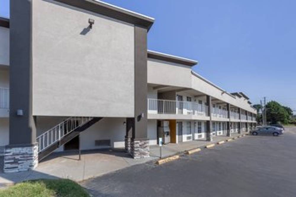 RED ROOF INN DUNN 6