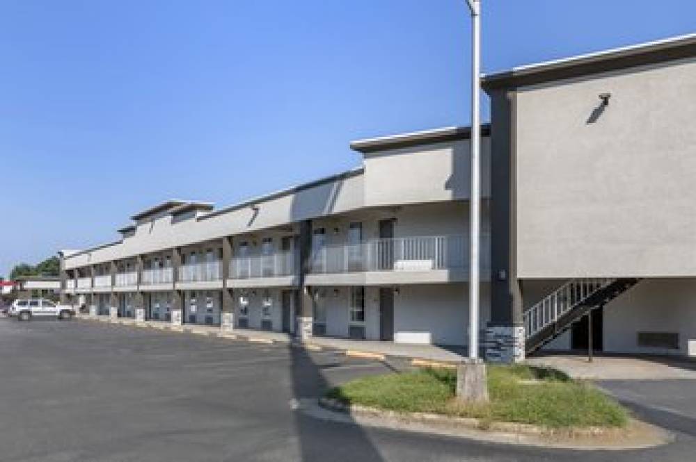 RED ROOF INN DUNN 5