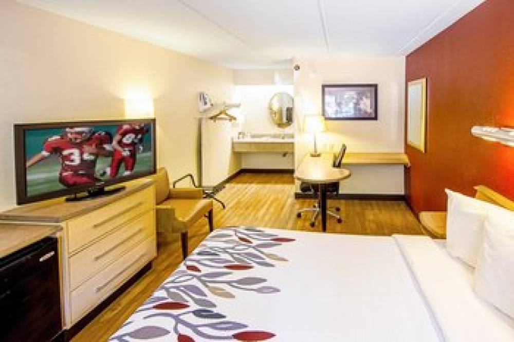 Red Roof Inn Milford  10