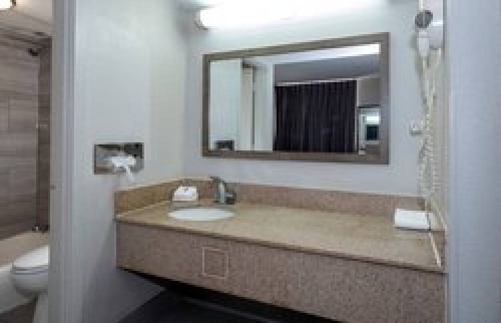 RED ROOF INN PETERSBURG - FORT LEE 6