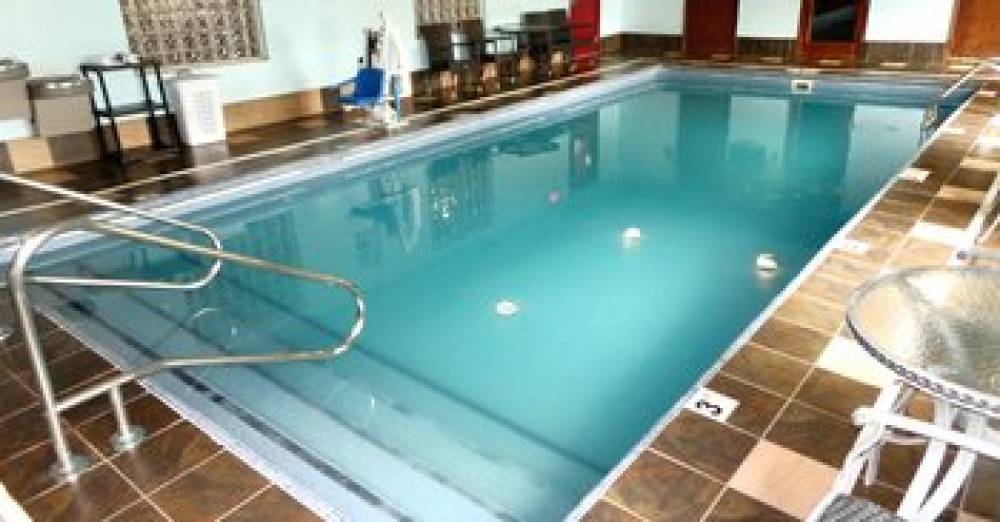Red Roof Inn & Suites Detroit - Melvindale 10