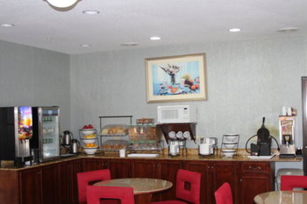 Red Roof Inn & Suites Detroit - Melvindale 4