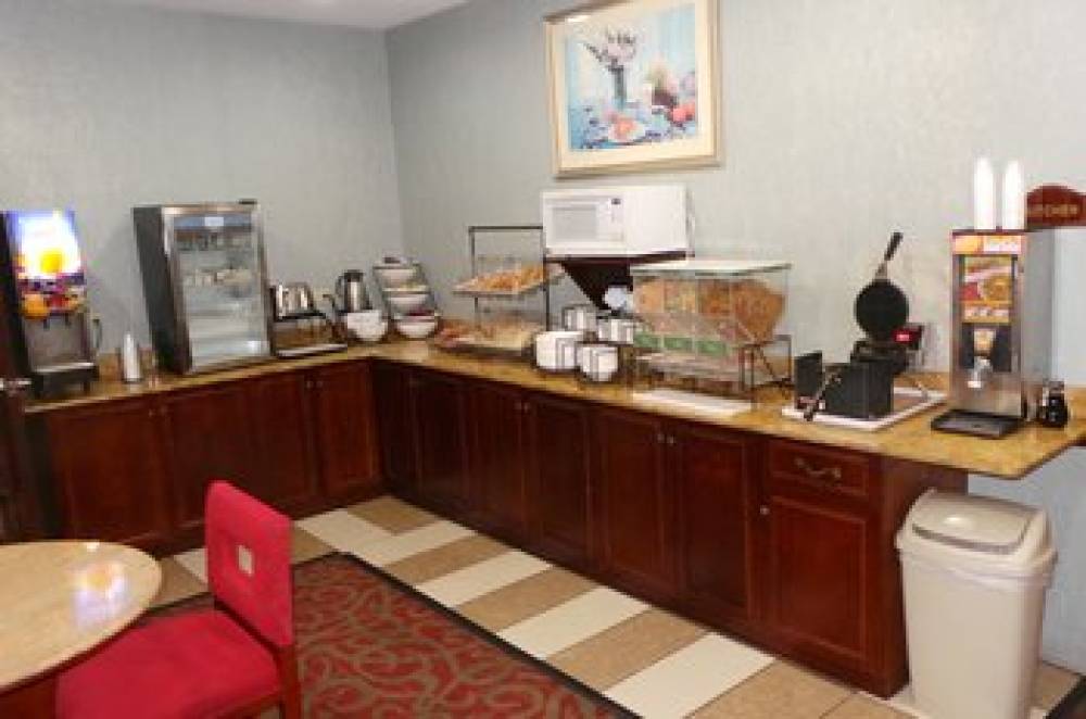 Red Roof Inn & Suites Detroit - Melvindale 3