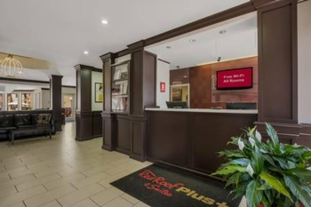 RED ROOF PLUS+ & SUITES KNOXVILLE W 8