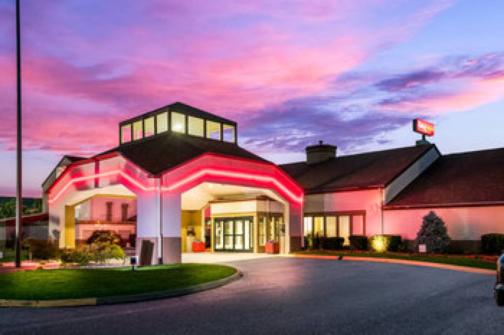RED ROOF PLUS+ & SUITES KNOXVILLE W 5