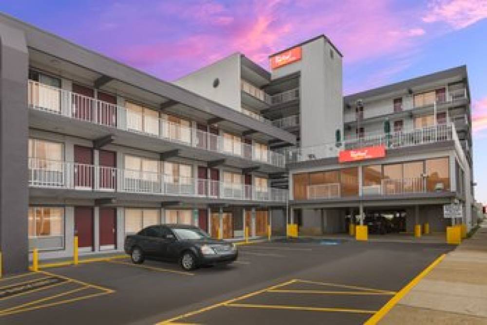 Red Roof Plus Virginia Beach Seasid