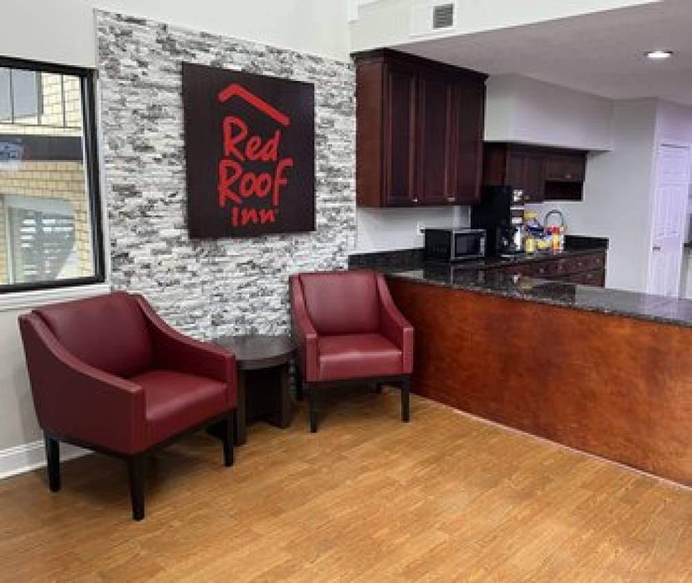 RED ROOF ROCKINGHAM 10