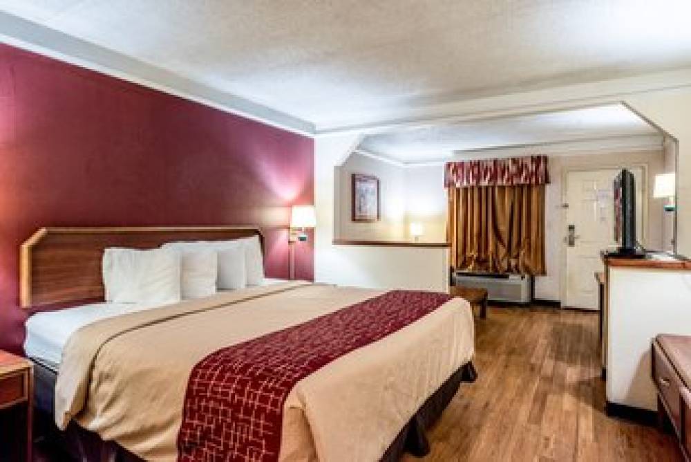 RED ROOF SUITES CLINTON TN 3