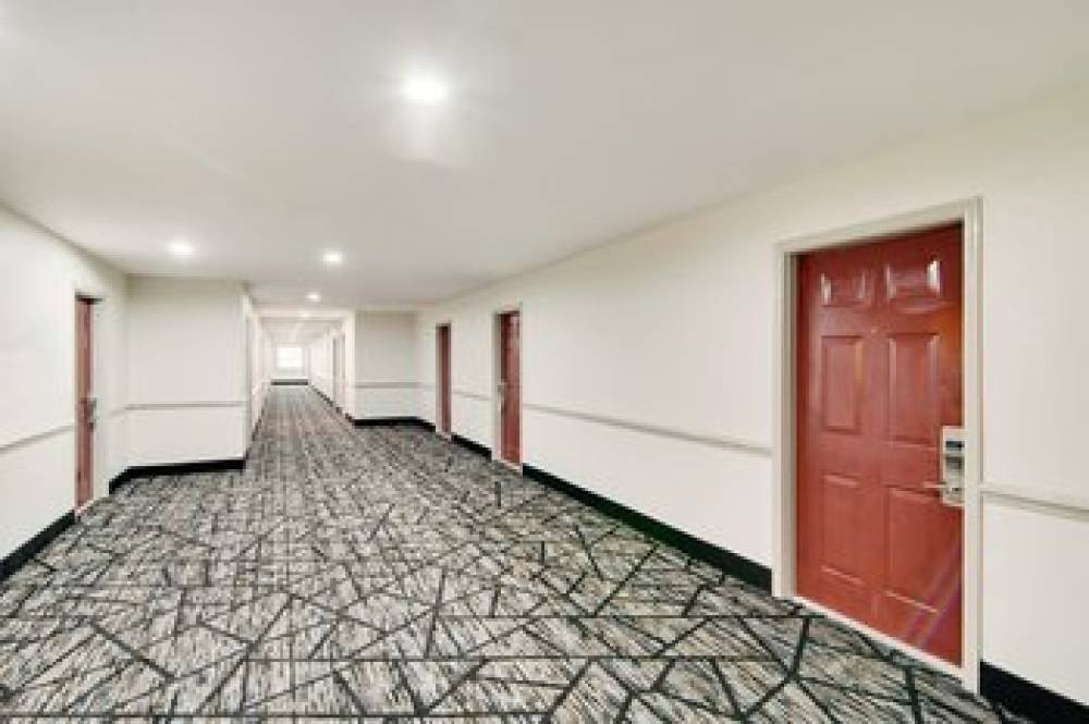 RED ROOF SUITES PENSACOLA-NAS CORRY 8