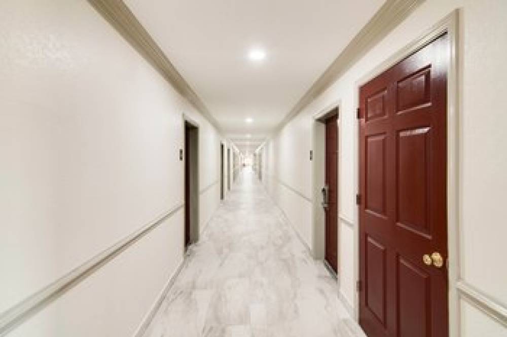 RED ROOF SUITES PENSACOLA-NAS CORRY 9