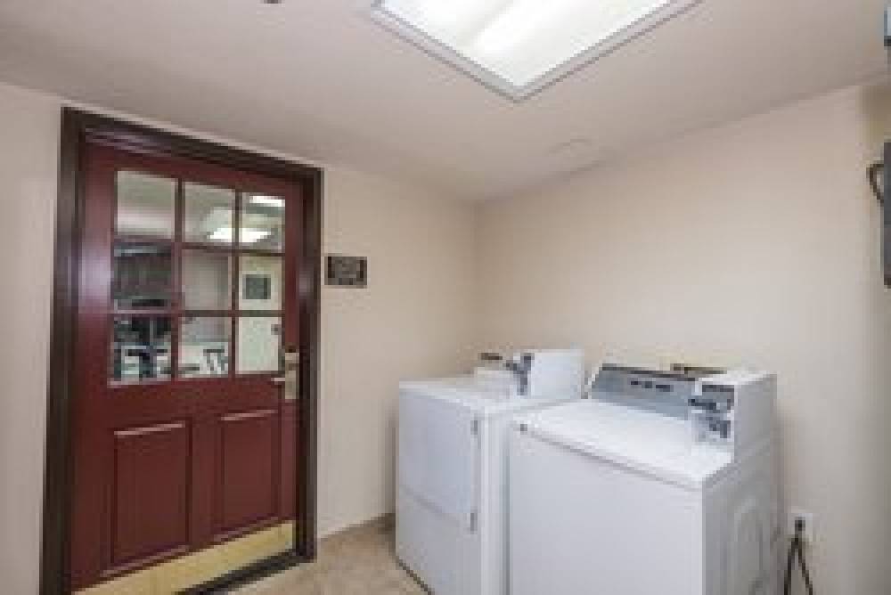RED ROOF SUITES STAFFORD 8