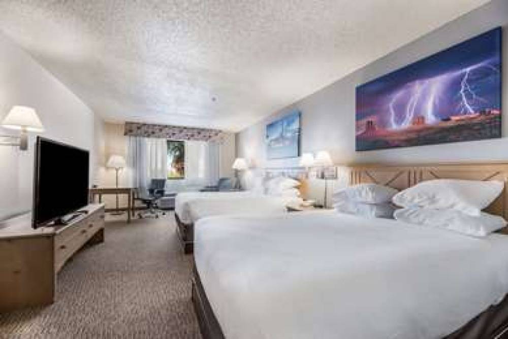 REDLIONINNSUITSGOODYEARPHOENIX 4