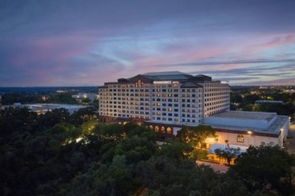Renaissance Austin Hotel 9