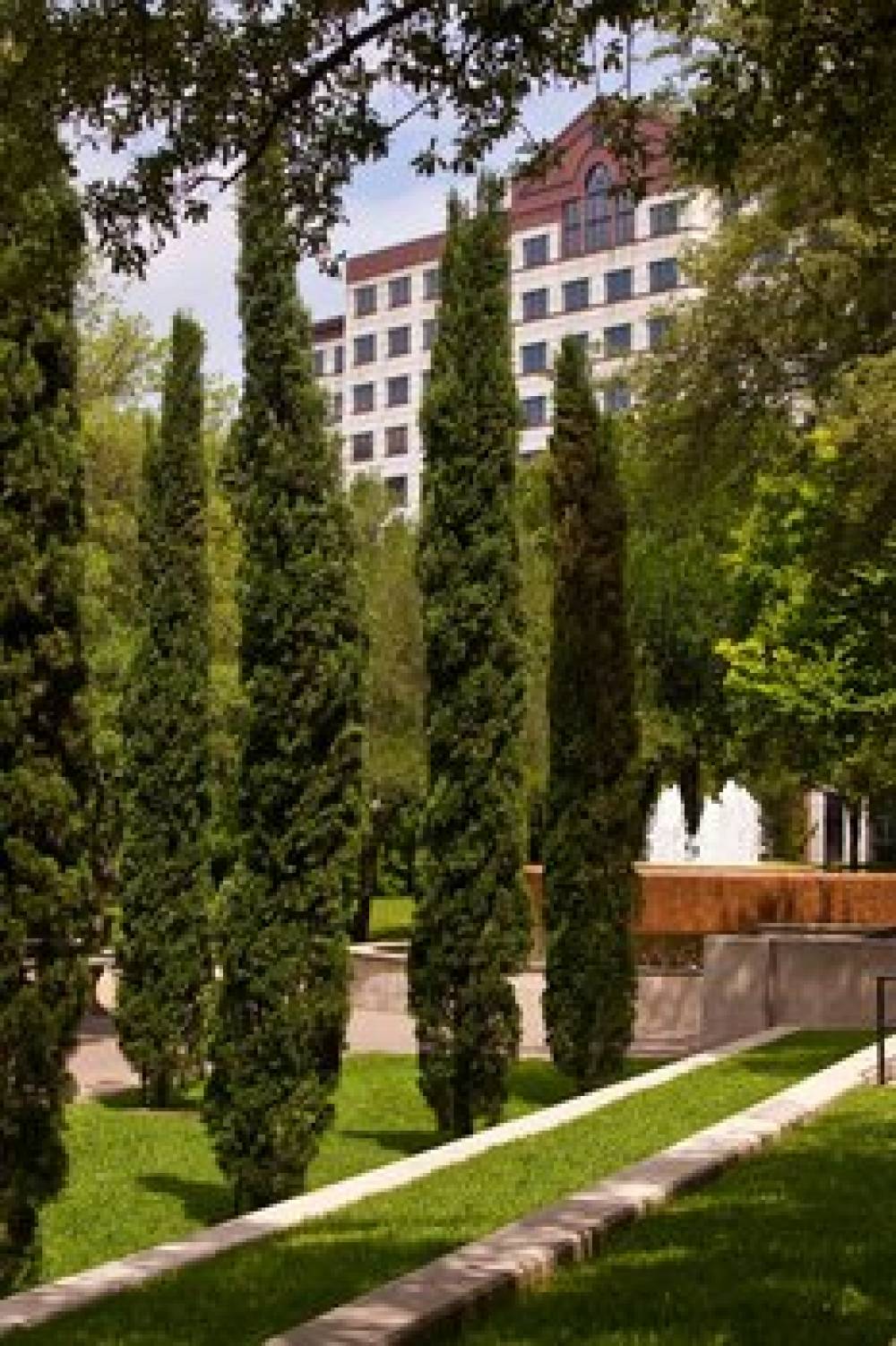 Renaissance Austin Hotel
