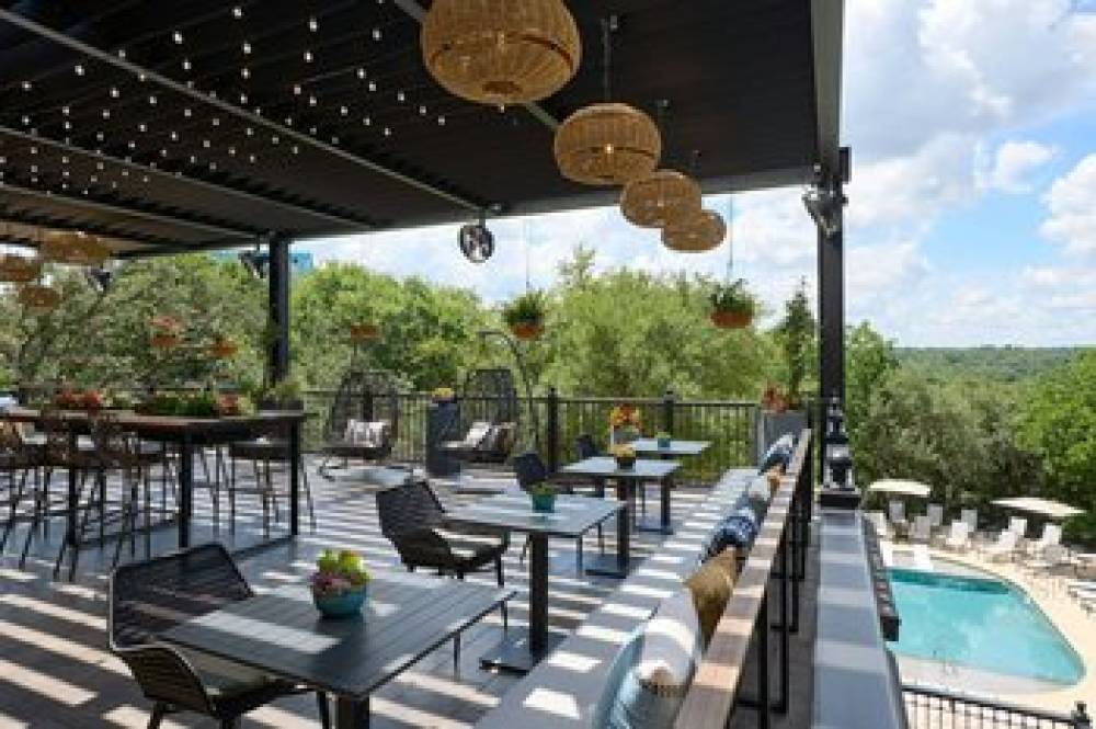 Renaissance Austin Hotel 10