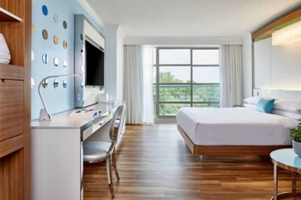 Renaissance Charlotte SouthPark Hotel 10