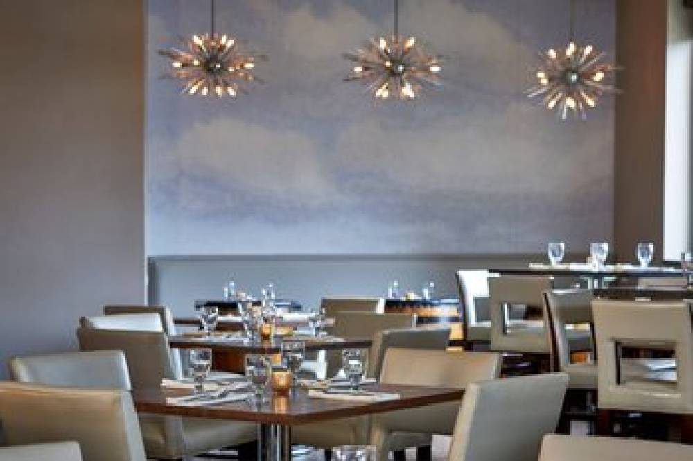 Renaissance Chicago Glenview Hotel 9