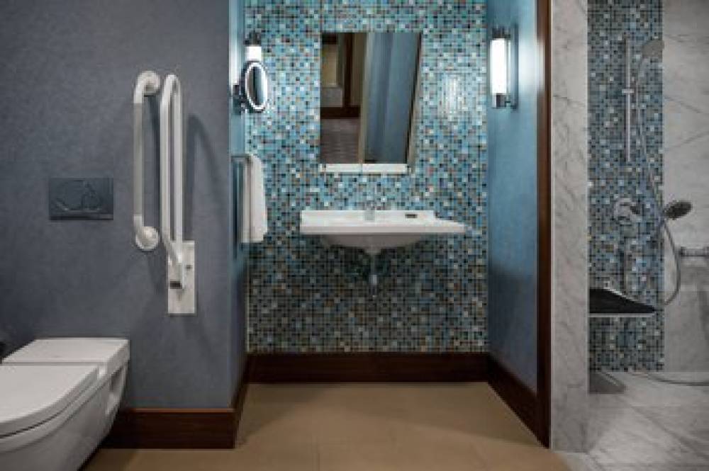 Renaissance Izmir Hotel 10