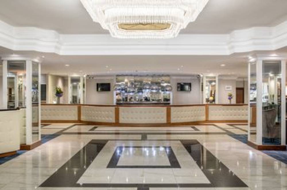 Renaissance London Heathrow Hotel 4