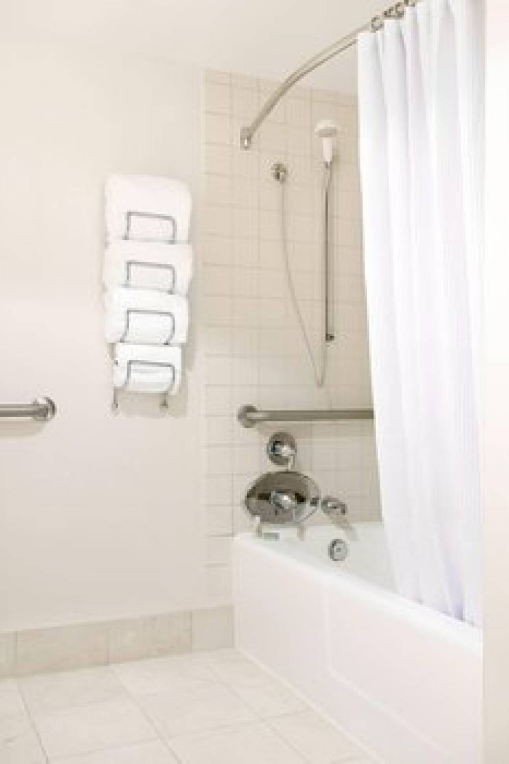 Renaissance Newark Airport Hotel 4