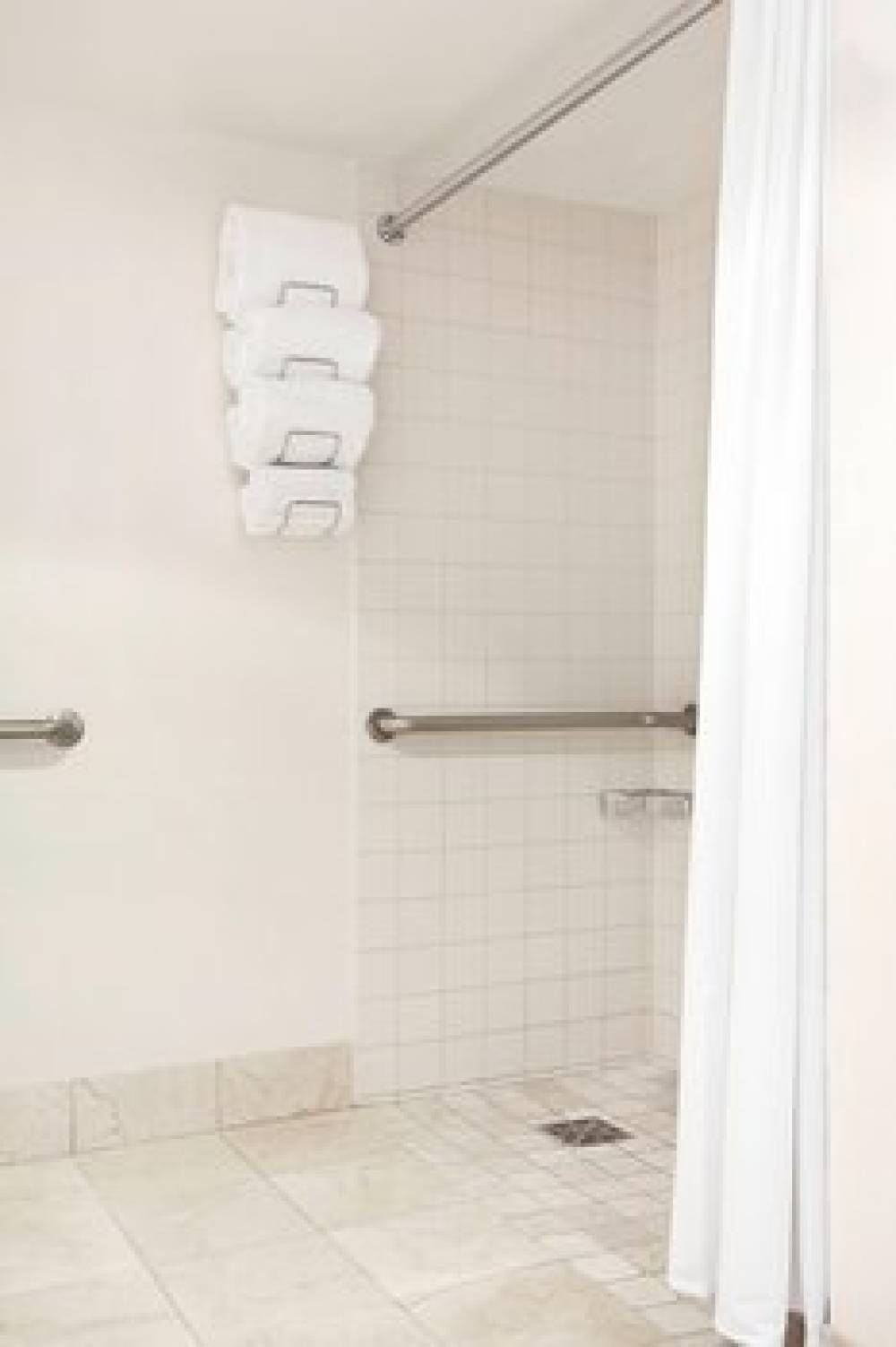 Renaissance Newark Airport Hotel 5