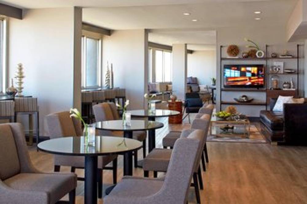 Renaissance St Louis Airport Hotel 10