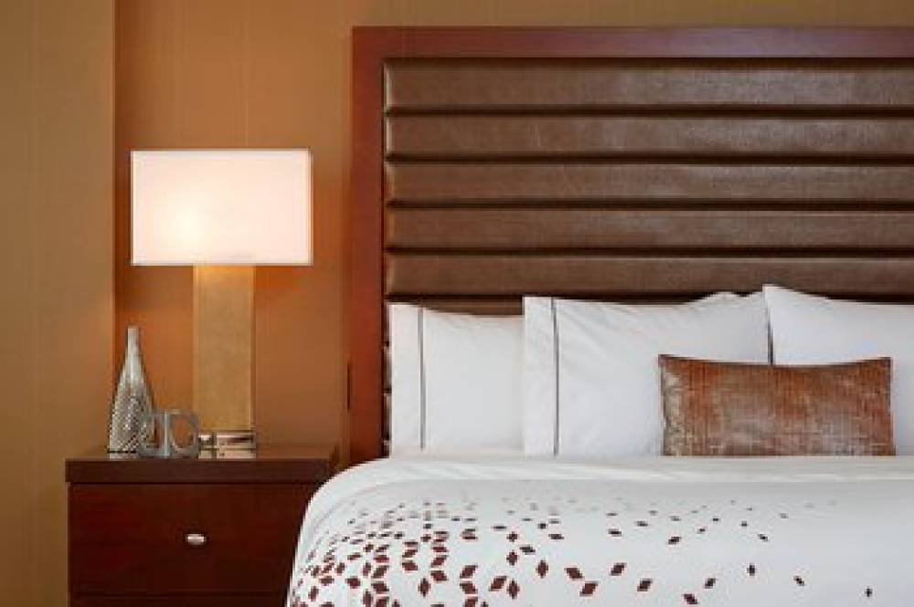 Renaissance St Louis Airport Hotel 5