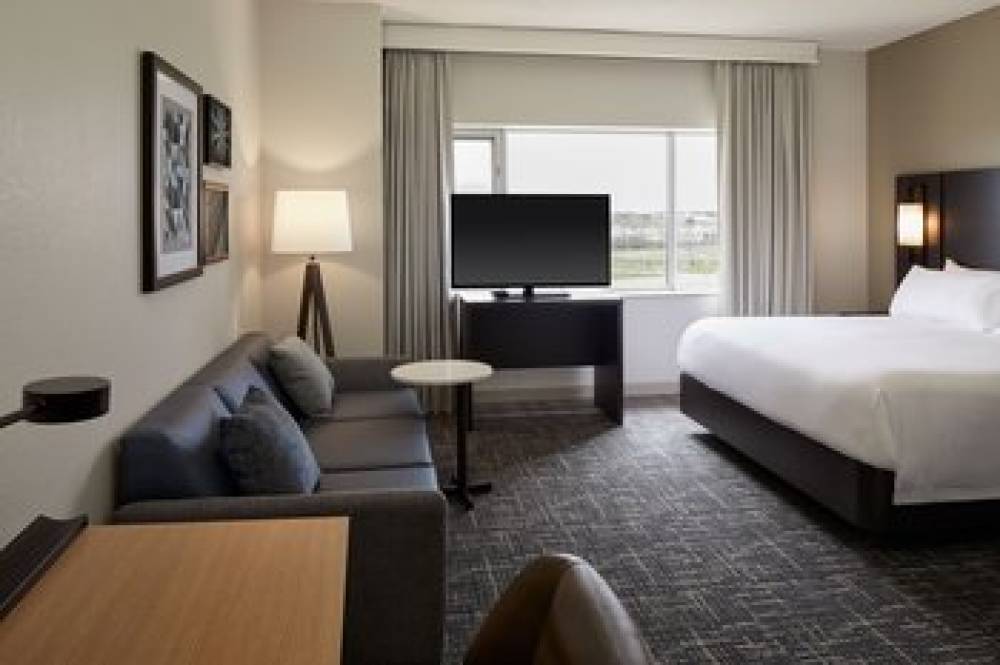 Residence Inn By Marriott Montreal Airport 8