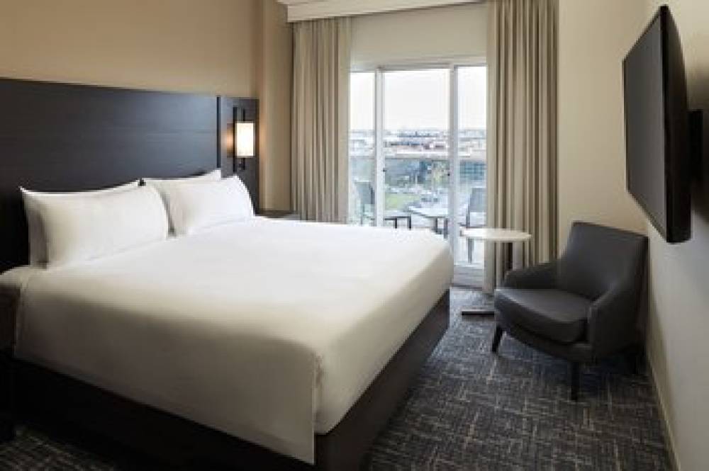 Residence Inn By Marriott Montreal Airport 10