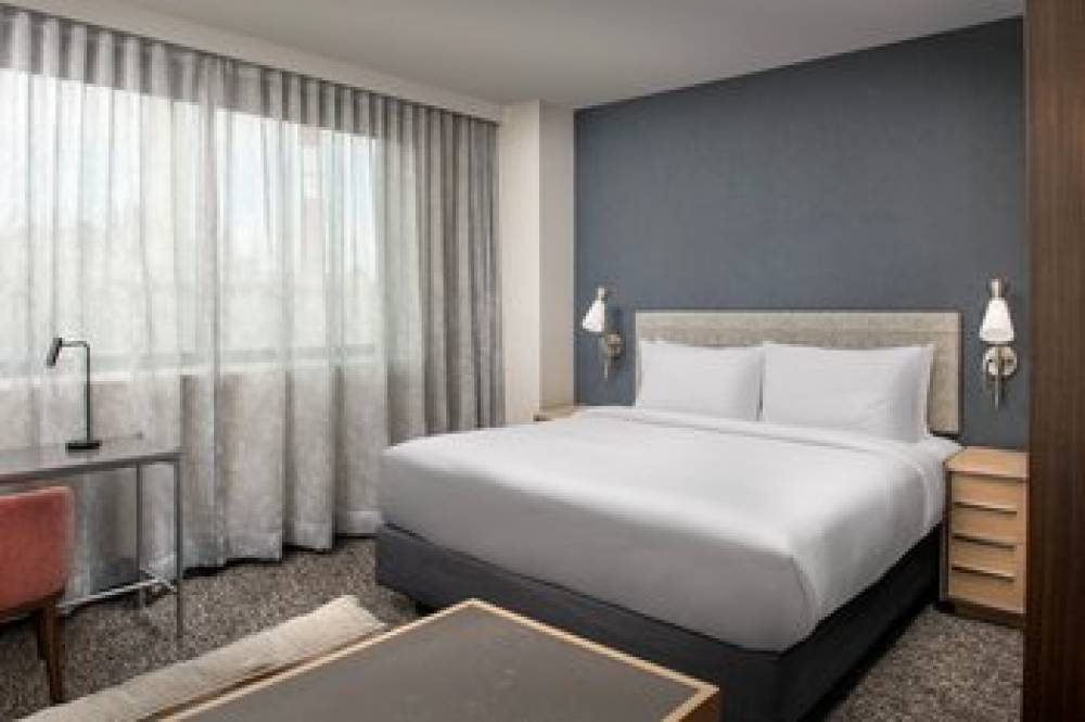RESIDENCE INN QUEENS MARRIOTT 9
