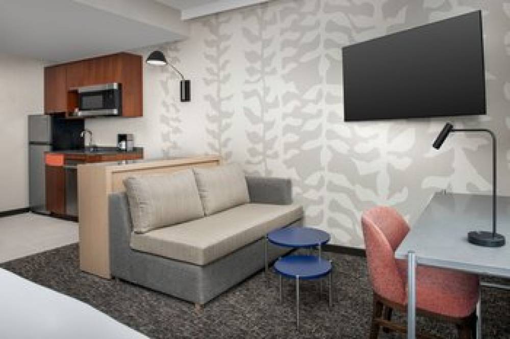 RESIDENCE INN QUEENS MARRIOTT 8