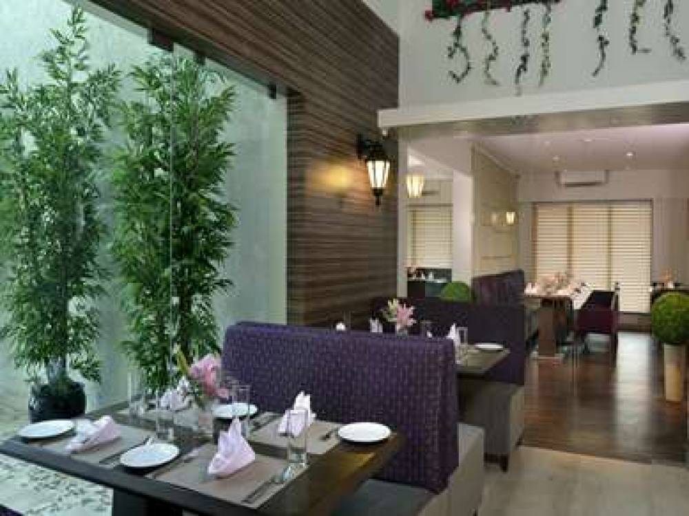 RESIDENCY SAROVAR PORTICO 4
