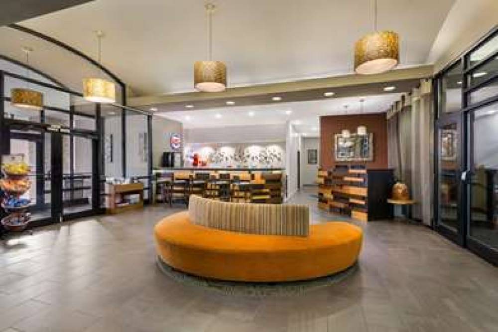 Revel Minot, SureStay Collection By Best Western 10