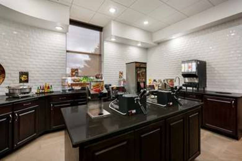 Revel Minot, SureStay Collection By Best Western 3