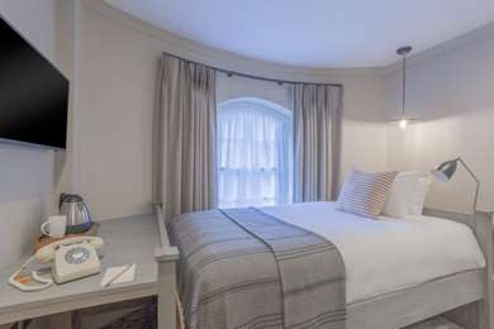 RICHMOND HILL HOTEL 4
