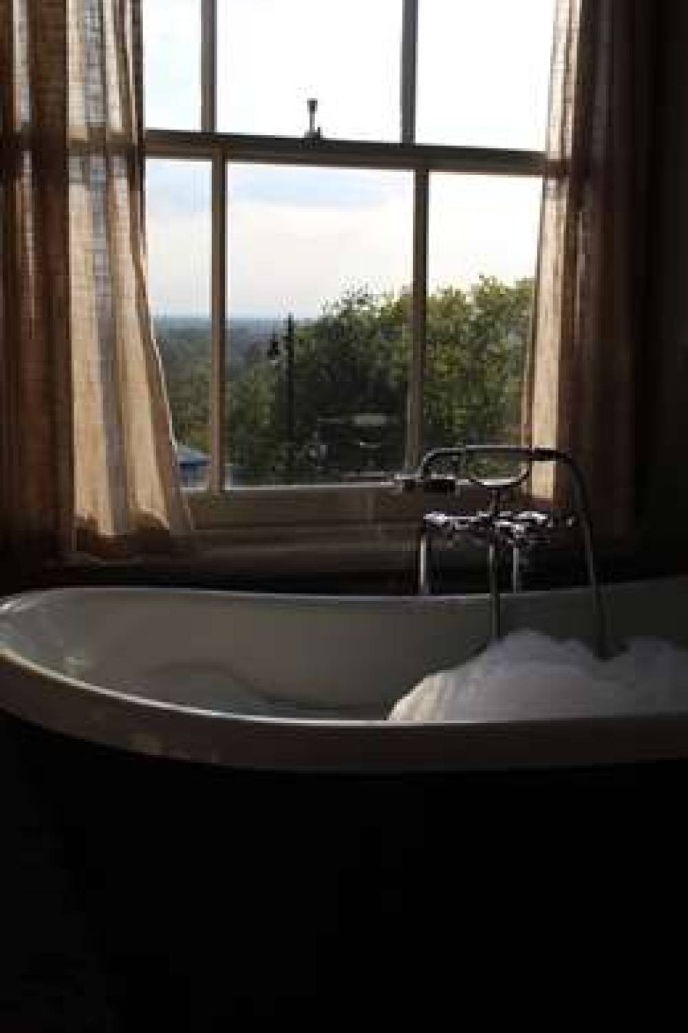 RICHMOND HILL HOTEL 9