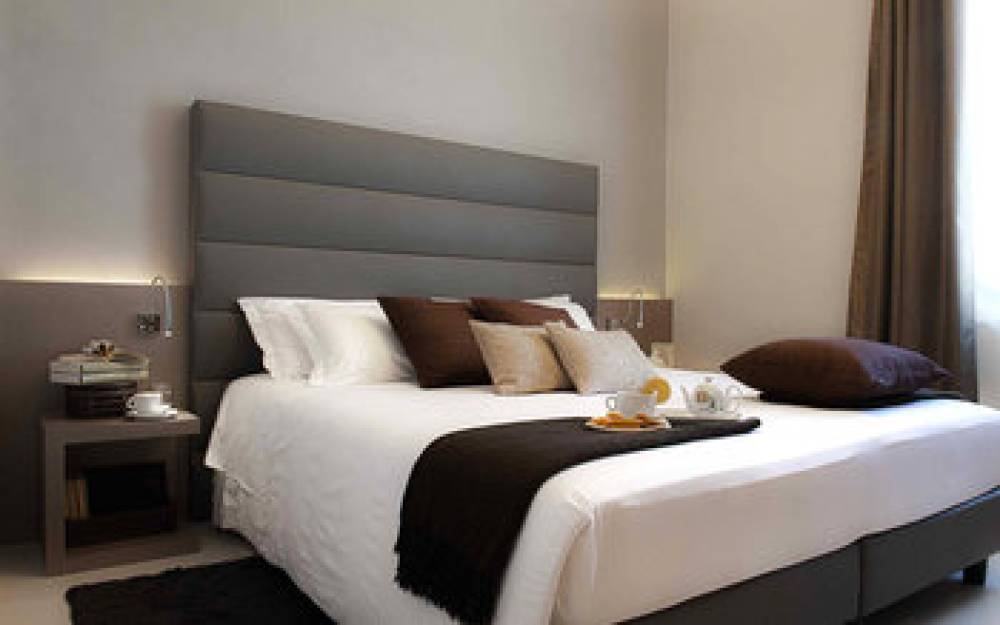 Ritz Hotel 2