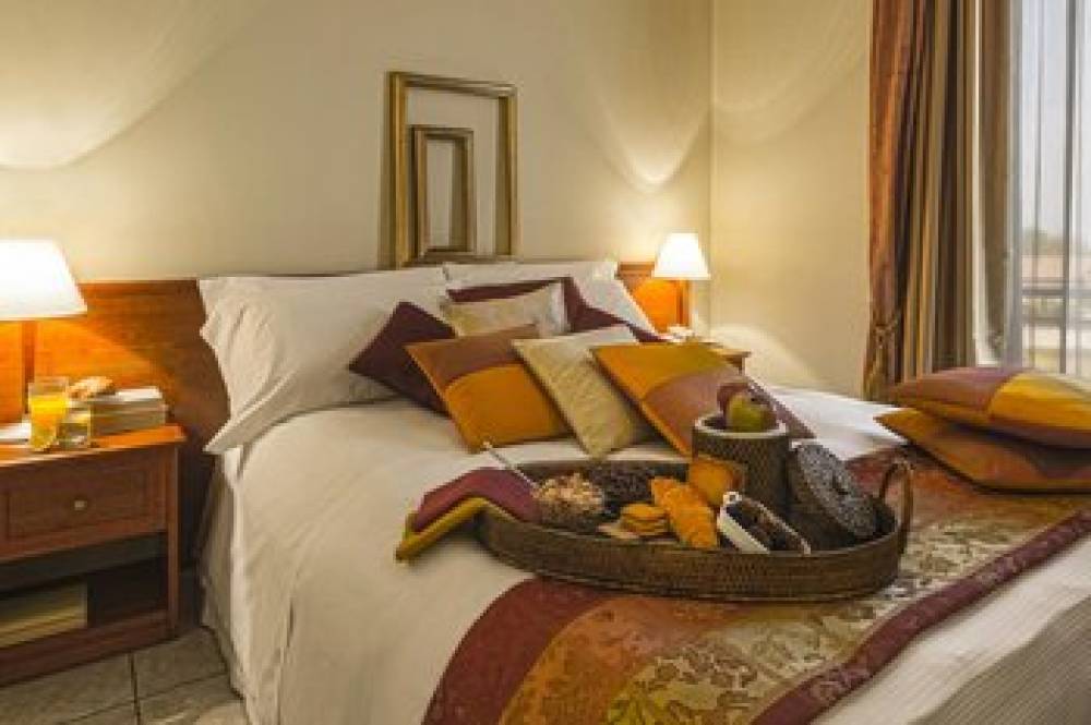 Ritz Hotel 6