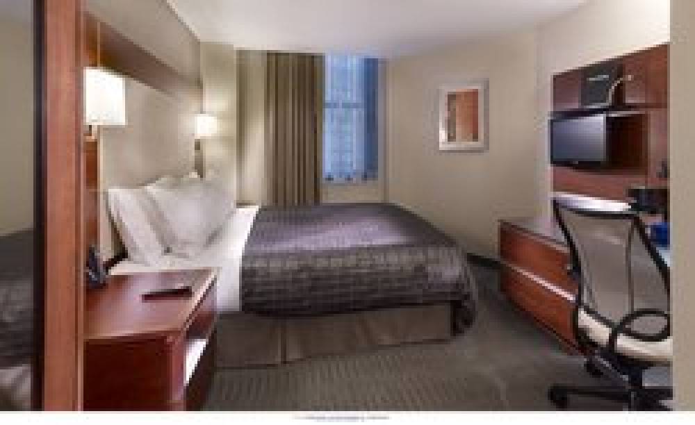 River Hotel 5